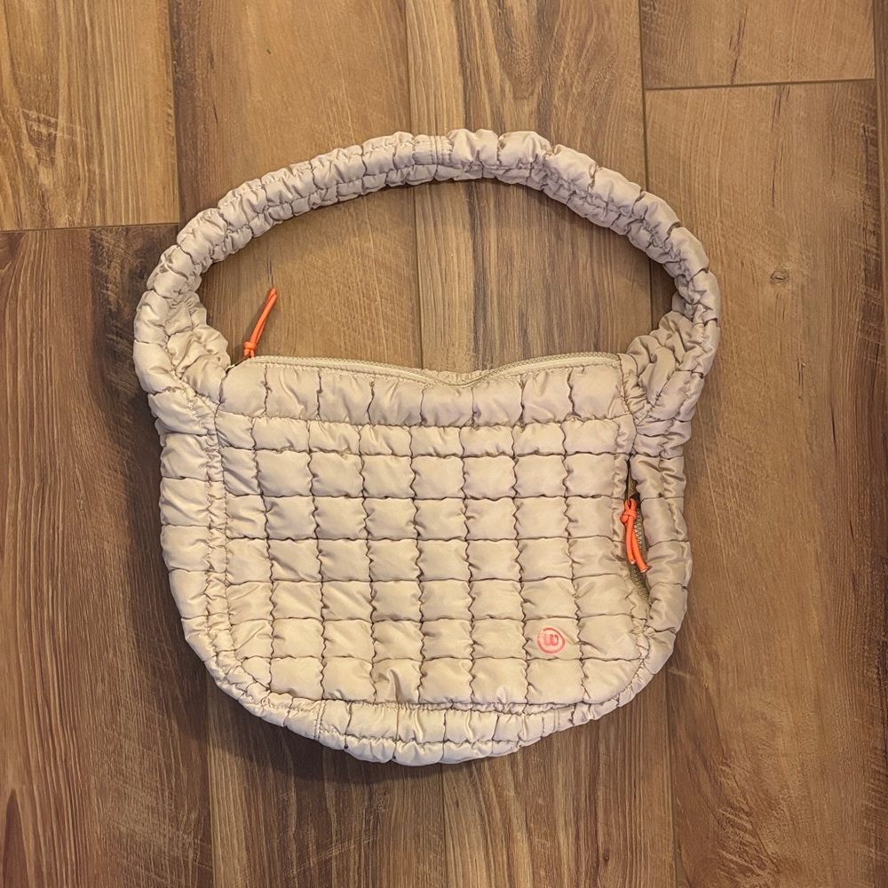 3/$18🌼 Wantable Quilted Puffy Shoulder Bag